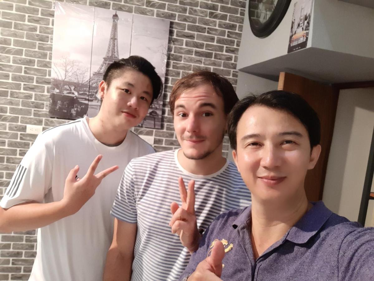Quiet Hostel - Minquan Inn 台南 エクステリア 写真