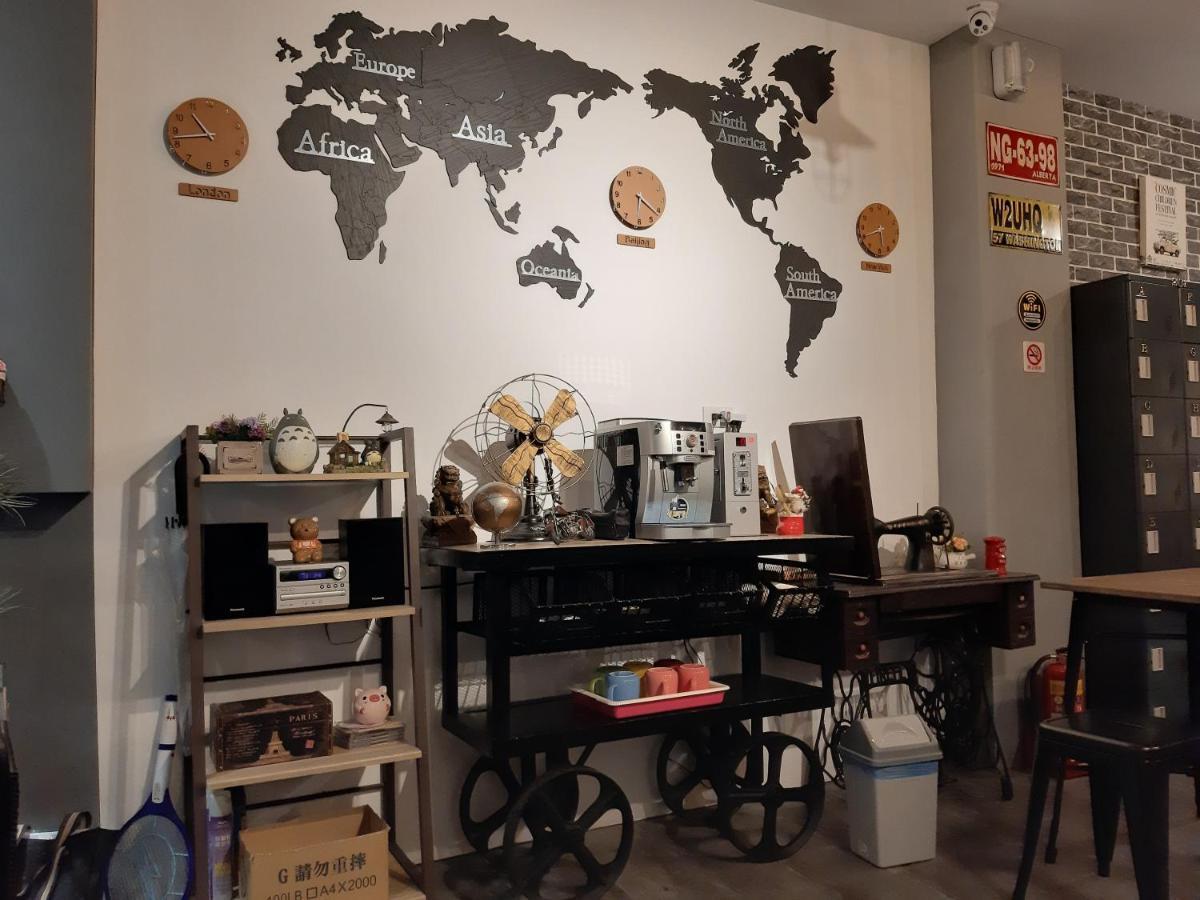 Quiet Hostel - Minquan Inn 台南 エクステリア 写真