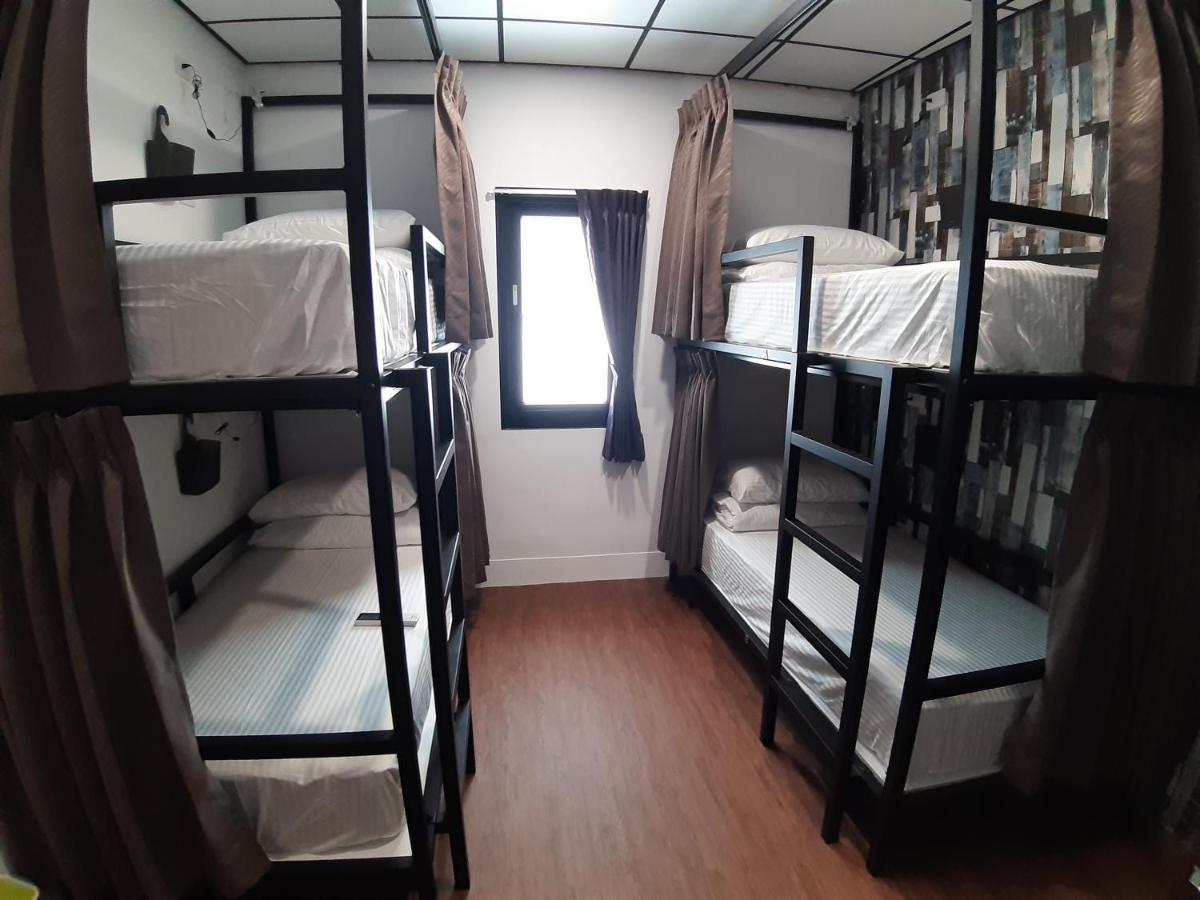 Quiet Hostel - Minquan Inn 台南 エクステリア 写真