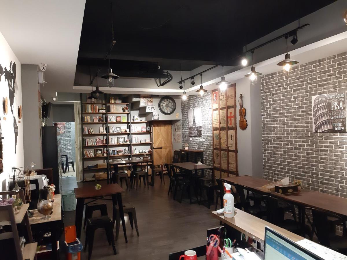 Quiet Hostel - Minquan Inn 台南 エクステリア 写真